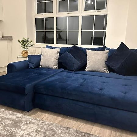 1 Bed High Quality Modern Flat Daire Edgware Dış mekan fotoğraf